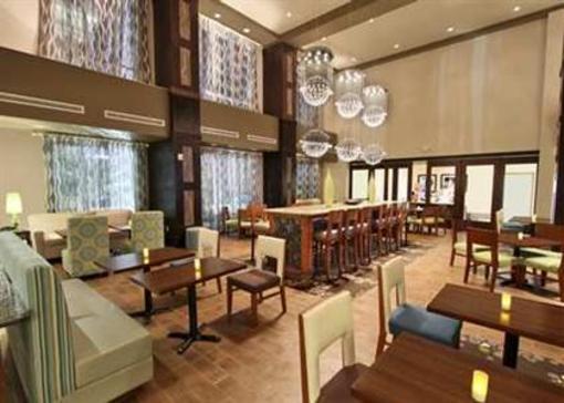 фото отеля Hampton Inn and Suites Winnie