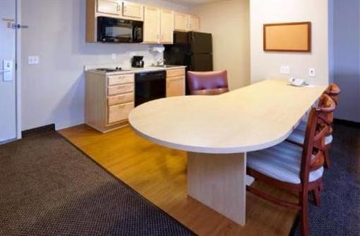 фото отеля Candlewood Suites Milwaukee North Brown Deer/Mequon
