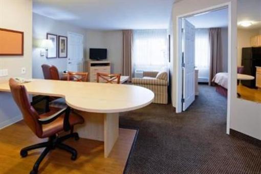 фото отеля Candlewood Suites Milwaukee North Brown Deer/Mequon