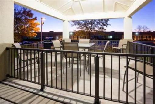 фото отеля Candlewood Suites Milwaukee North Brown Deer/Mequon