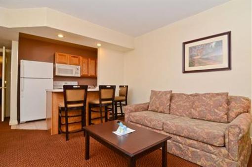 фото отеля Best Western Genetti Inn & Suites Hazle Township