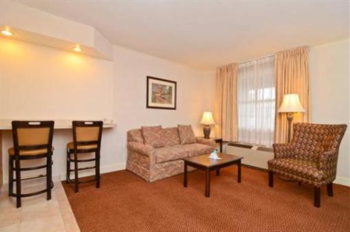 фото отеля Best Western Genetti Inn & Suites Hazle Township