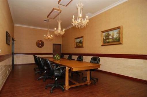 фото отеля BEST WESTERN PLUS Big Bear Chateau