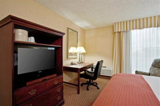 фото отеля Holiday Inn Fresno-Airport