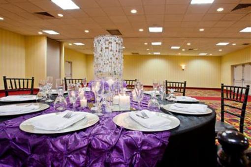 фото отеля Holiday Inn Fresno-Airport