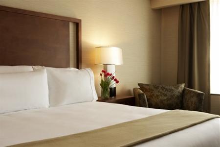 фото отеля Holiday Inn Express Hotel & Suites Southwest Vaughan