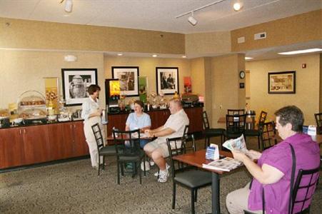 фото отеля Hampton Inn Columbus/Delaware