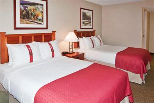 фото отеля Holiday Inn Hotel & Suites Warren