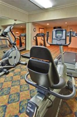 фото отеля Holiday Inn Hotel & Suites Warren