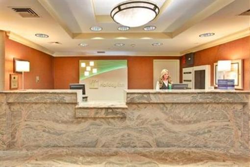 фото отеля Holiday Inn Hotel & Suites Warren