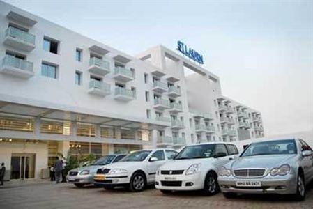фото отеля St Laurn Suites Pune