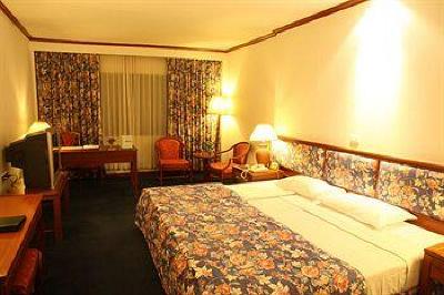 фото отеля Check Inn Regency Park