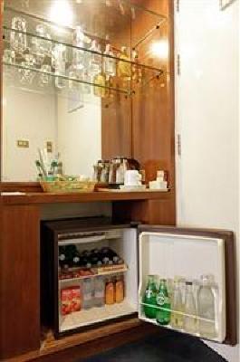 фото отеля Check Inn Regency Park