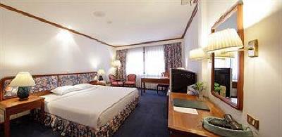 фото отеля Check Inn Regency Park
