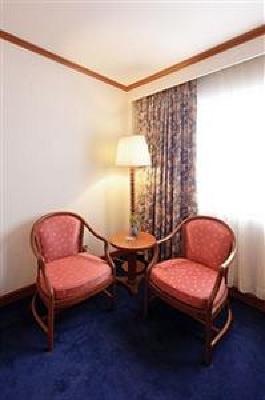 фото отеля Check Inn Regency Park