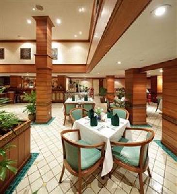 фото отеля Check Inn Regency Park