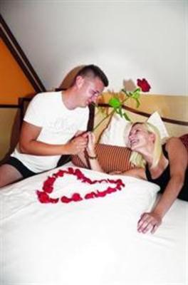 фото отеля Hotel Garni Thermenglück