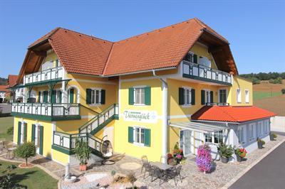 фото отеля Hotel Garni Thermenglück