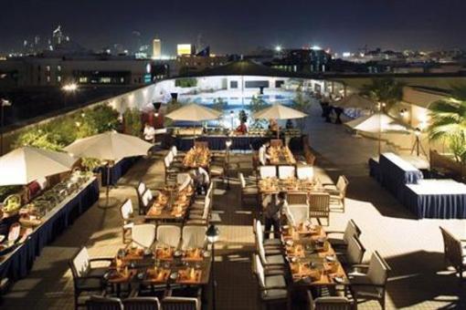 фото отеля Moevenpick Hotel & Apartments Bur Dubai