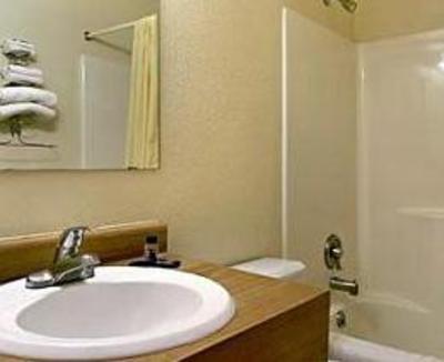 фото отеля Travelodge Clinton