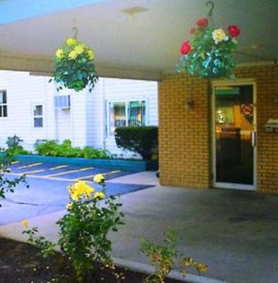 фото отеля Village Inn Motel Berrien Springs
