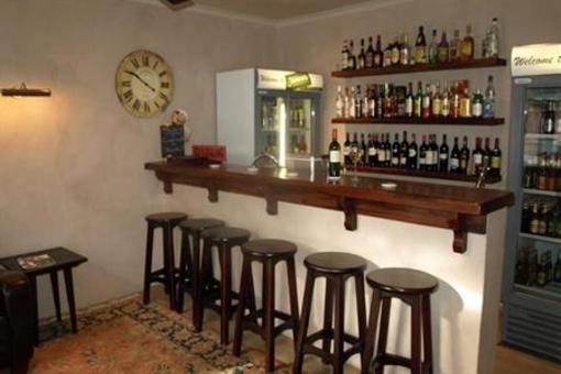 фото отеля Jemima's Hospitality Bunker on Bailie Guest Lodge East London