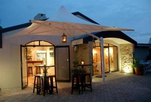 фото отеля Jemima's Hospitality Bunker on Bailie Guest Lodge East London