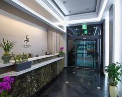 фото отеля LEX Tourist Hotel