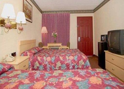 фото отеля Econo Lodge Pine Grove