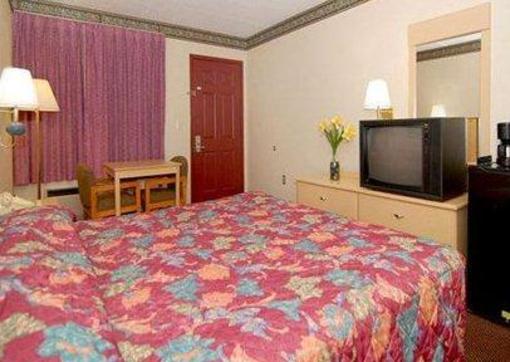 фото отеля Econo Lodge Pine Grove