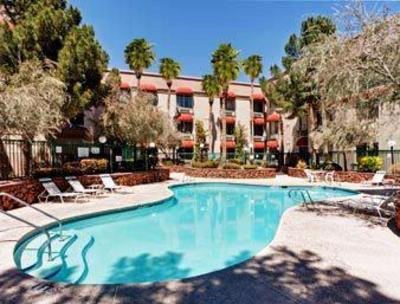 фото отеля Hawthorn Inn & Suites El Paso