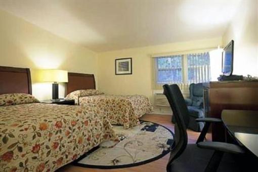 фото отеля America's Best Value Inn Highland