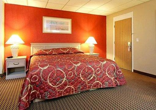 фото отеля Econo Lodge Inn & Suites Walnut