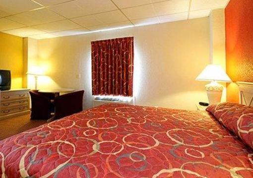 фото отеля Econo Lodge Inn & Suites Walnut