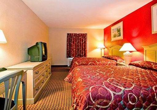 фото отеля Econo Lodge Inn & Suites Walnut