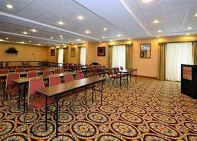 фото отеля Comfort Suites Webster