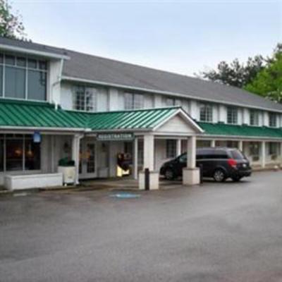 фото отеля Surrey Inn Hotel