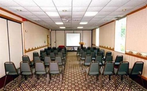фото отеля Ramada Austinburg Hotel