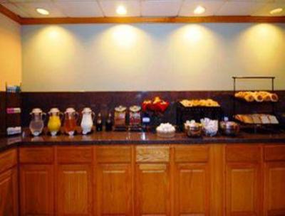 фото отеля Ramada Austinburg Hotel