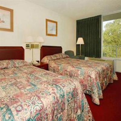 фото отеля University Inn Warrensburg