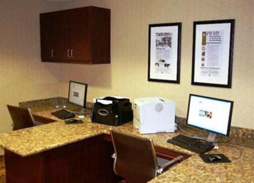фото отеля Hampton Inn & Suites Poughkeepsie