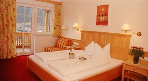 фото отеля Garni Sonnenhof Apparthotel Mayrhofen