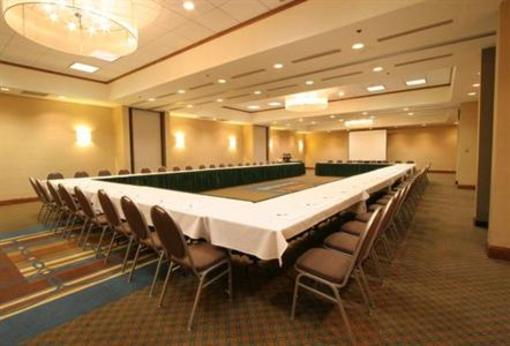 фото отеля Holiday Inn Hotel and Conference Center Detroit - Livonia