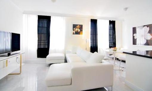 фото отеля First Sofi Apartments Miami Beach