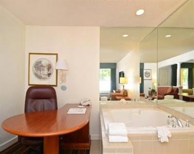фото отеля Quality Inn & Suites Biltmore East
