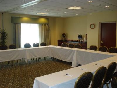 фото отеля Holiday Inn Express Hotel & Suites North East
