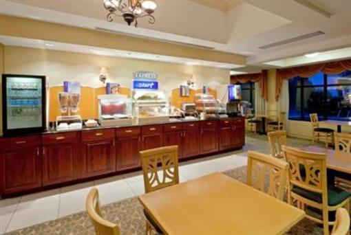 фото отеля Holiday Inn Express Hotel & Suites North East