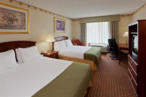 фото отеля Holiday Inn Express Hotel & Suites North East