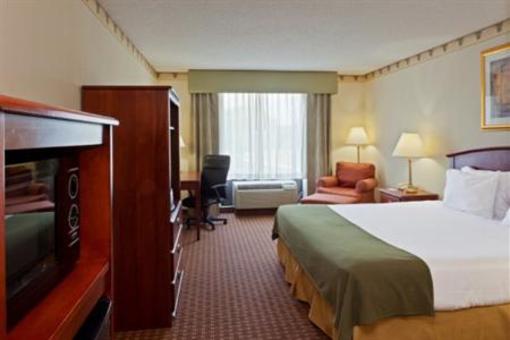 фото отеля Holiday Inn Express Hotel & Suites North East
