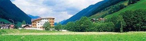 фото отеля Alpin Royal Wellness & Resort Hotel Ahrntal